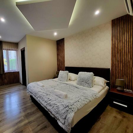 Bed and Breakfast Vén Diófa De Lux Panzió Szeged Exterior foto