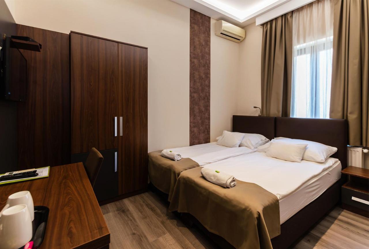 Bed and Breakfast Vén Diófa De Lux Panzió Szeged Exterior foto