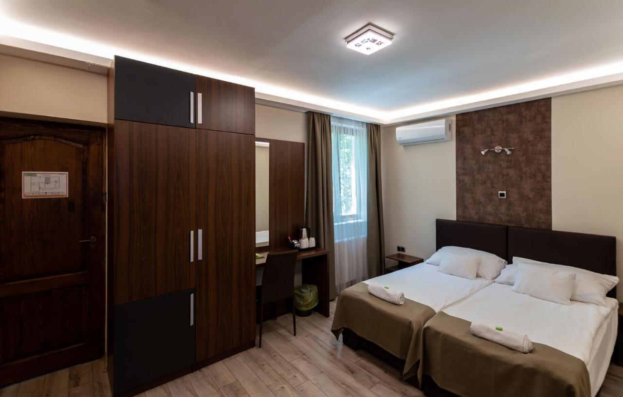 Bed and Breakfast Vén Diófa De Lux Panzió Szeged Exterior foto
