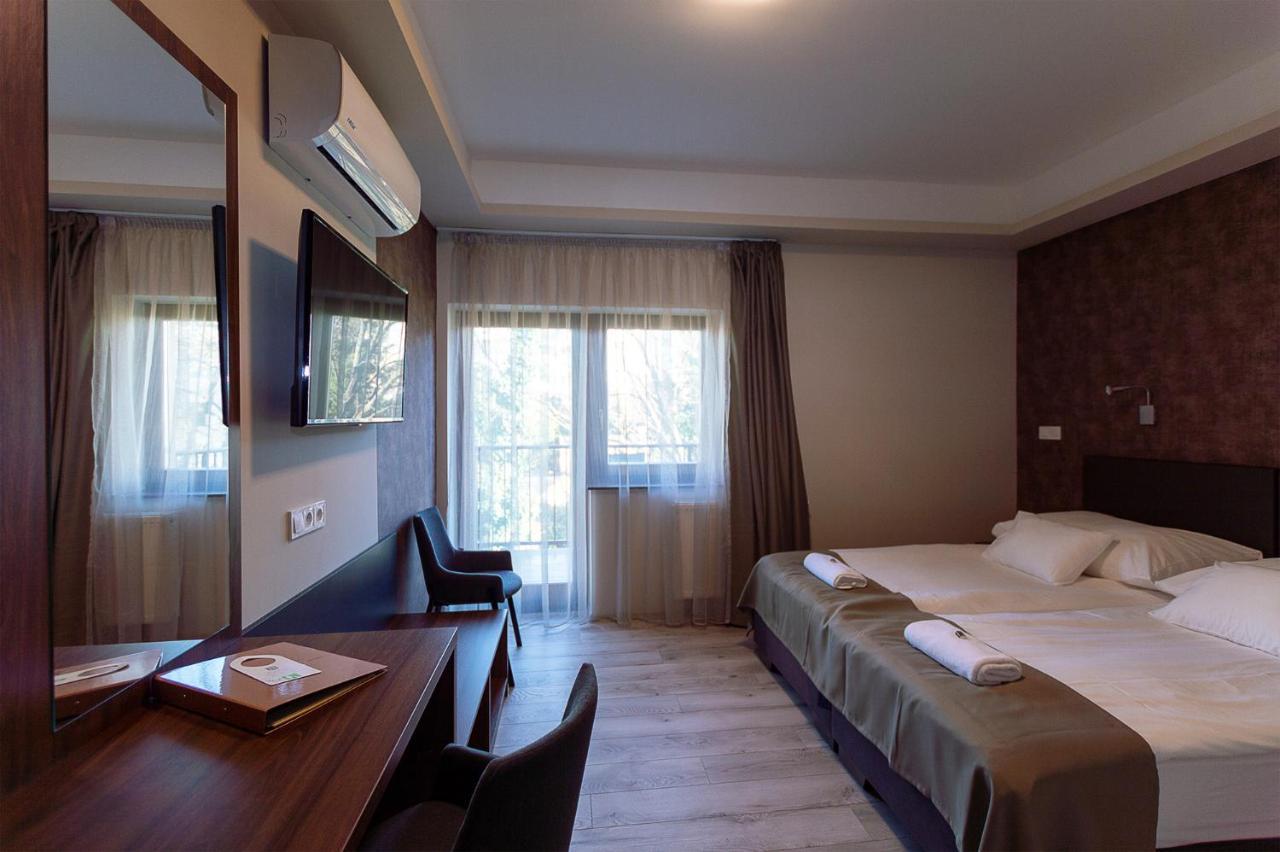 Bed and Breakfast Vén Diófa De Lux Panzió Szeged Exterior foto