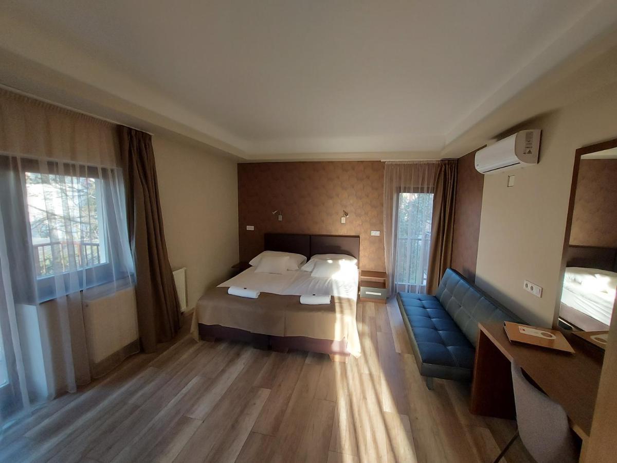 Bed and Breakfast Vén Diófa De Lux Panzió Szeged Exterior foto