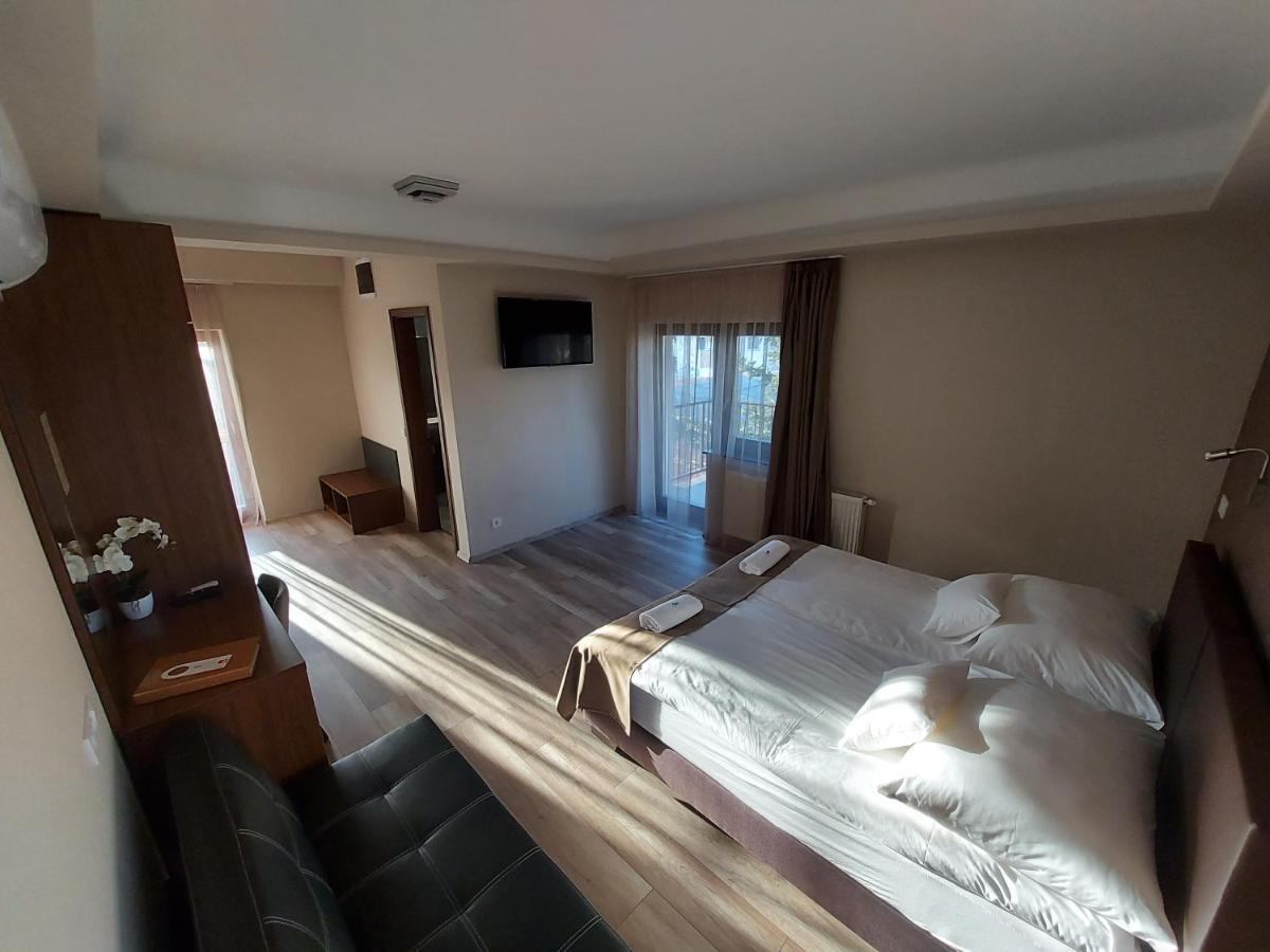 Bed and Breakfast Vén Diófa De Lux Panzió Szeged Exterior foto