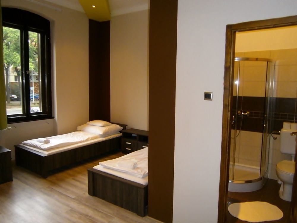 Bed and Breakfast Vén Diófa De Lux Panzió Szeged Exterior foto